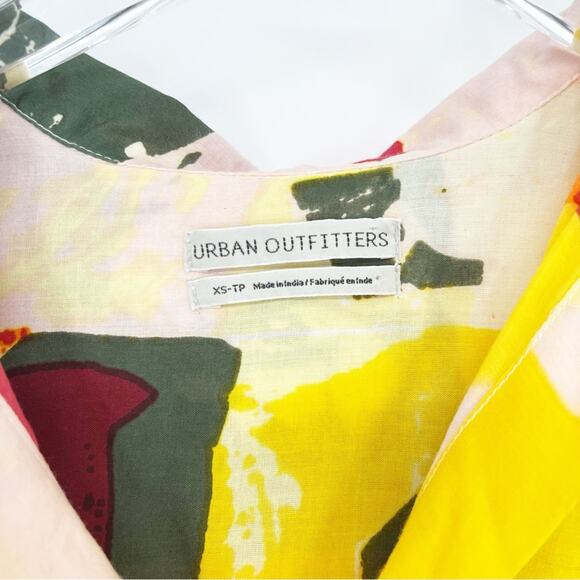 Urban Outfitters Printed Camp Button Down Top XS - Picture 4 of 5